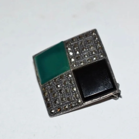 SOLD Vintage Sterling Silver marcasite onyx Brooch Pendant - Picture 5 of 8